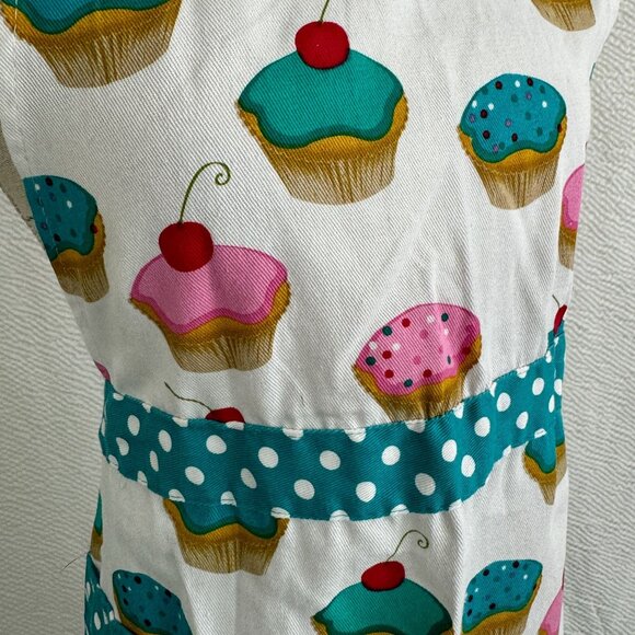 Gourmet Club Cupcake Print Cotton Apron With Polka Dot Ruffles & Pockets OSFM - Picture 5 of 8